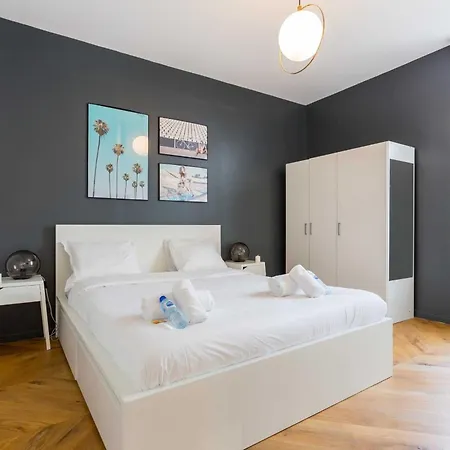 Cosy -2p- Place De Clichy-gare Saint Lazarre Paris