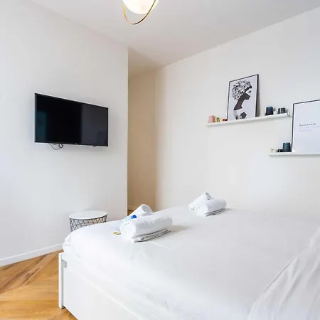 Cosy -2p- Place De Clichy-gare Saint Lazarre