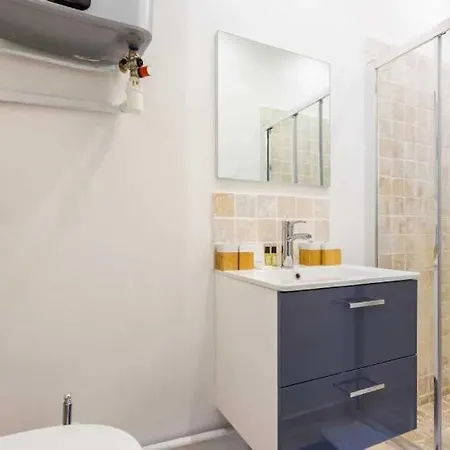 Apartment Cosy -2p- Place De Clichy-gare Saint Lazarre Paris