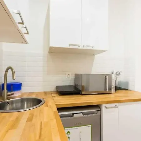 Cosy -2p- Place De Clichy-gare Saint Lazarre Apartment *